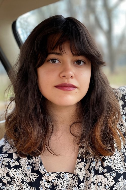 Grace Edwards as Daisy Kelly