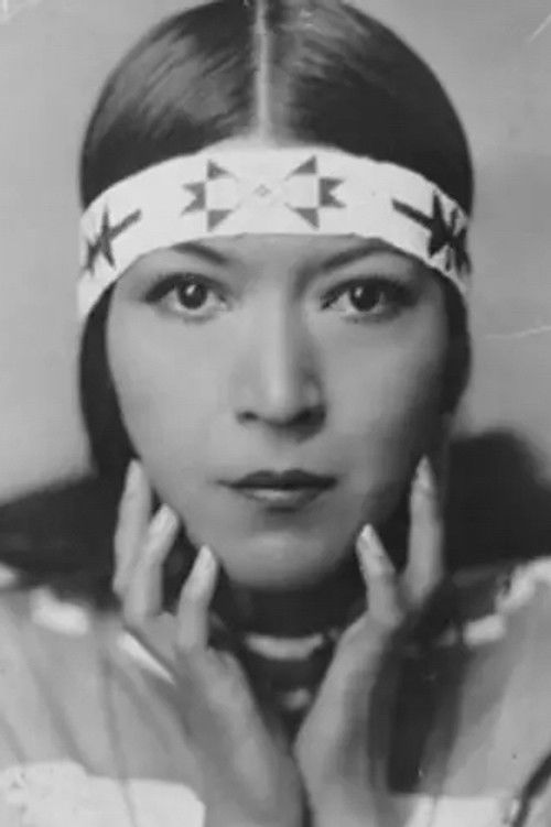 Molly Spotted Elk as Neewa, Chetoga's daughter