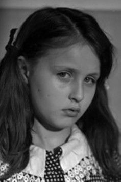 Sylwia Lipczyńska as Jadźka Bratek (segment "Jadźka")