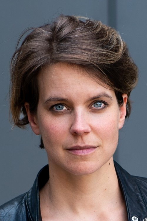 Kaija Ledergerber as Bonnie