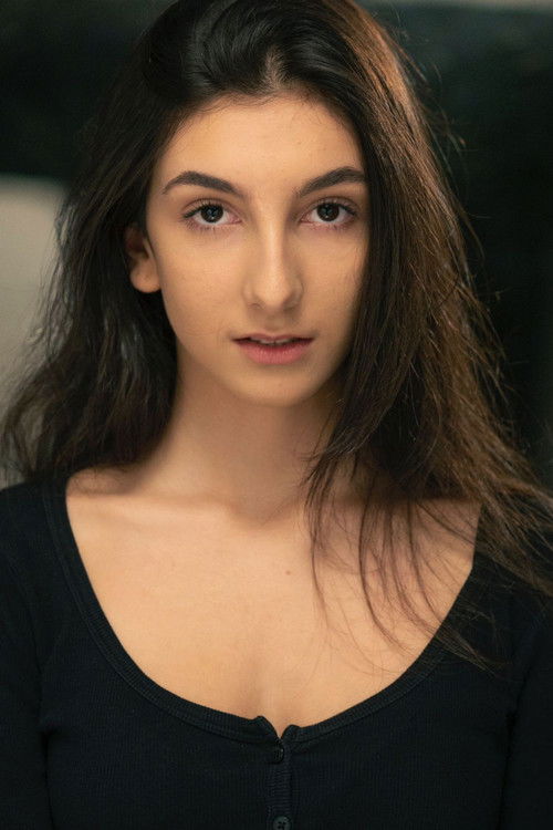 Marta Amores as Amiga 2