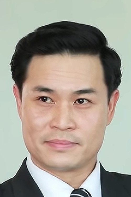 Natee Chawapong as Kongkiat Tangphatthanasakulchai [Mark's father]
