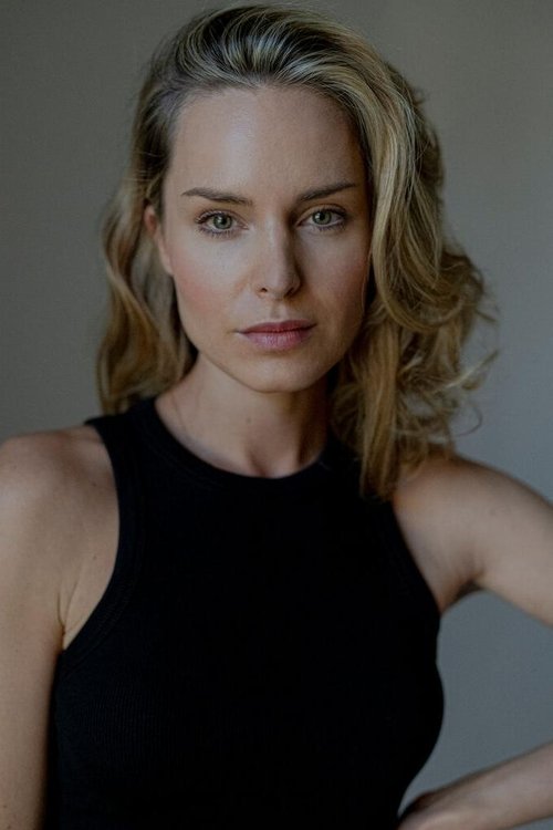 Hedi Honert as Annabelle Rosewood