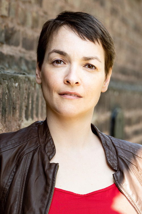 Cosima Alexandra Ertl as Detective Meyer