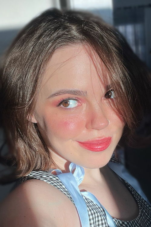 Beth Leak as Amelia Rhoades