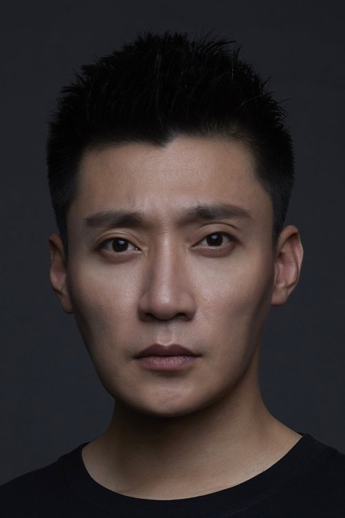 Liu Changde as Coroner Xu