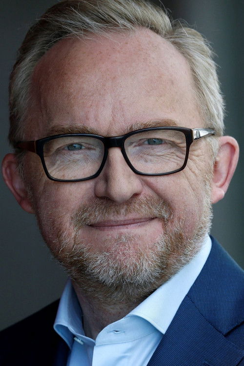 Jesper Theilgaard as TV-mand