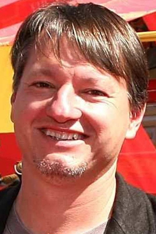 Cyrus Voris as Lead Punk