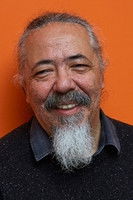 Ömer Ahunbay as Muzisyen