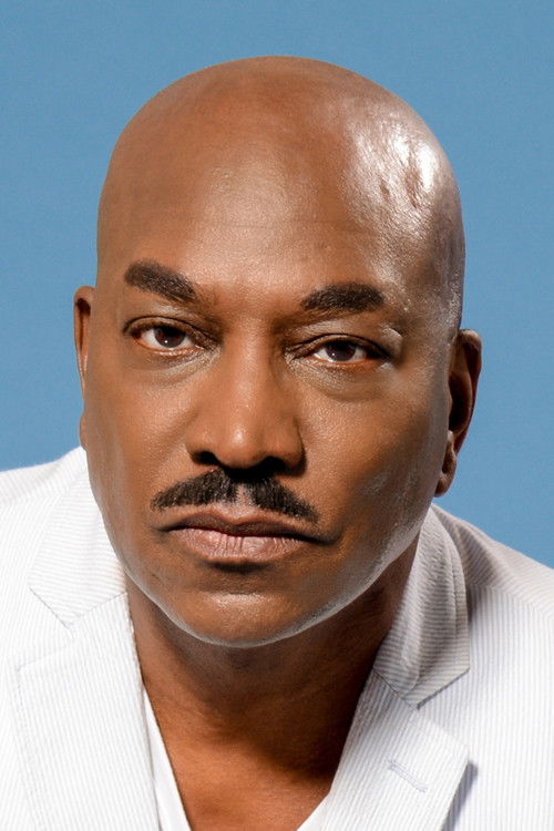 Clifton Powell as Cinque