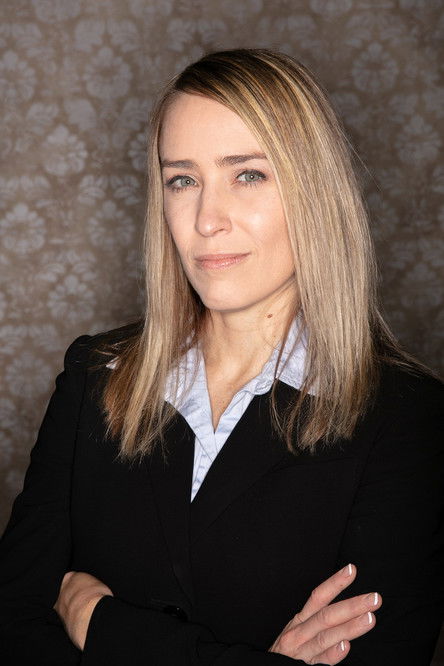 Christy Johnson as Loraine