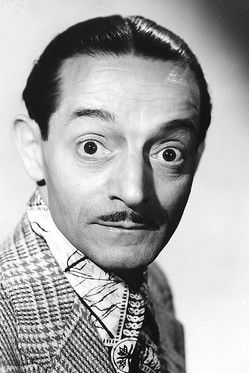 Lester Allen as Hot Dog Vendor