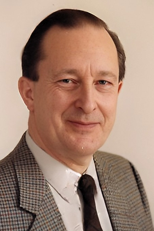 Peter Cellier as Raymond Kidwell QC