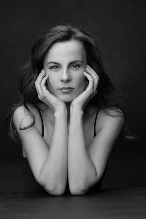 Alexandra Dimitrova as Iliana