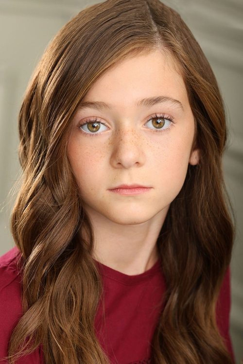 Hannah Aniela as Lilly Cartwright