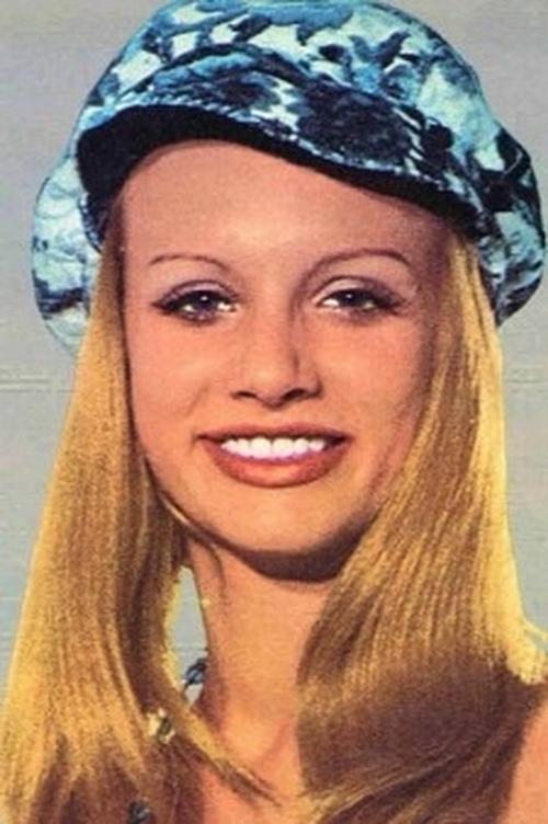 Rena Bergen as Monika Reinhardt