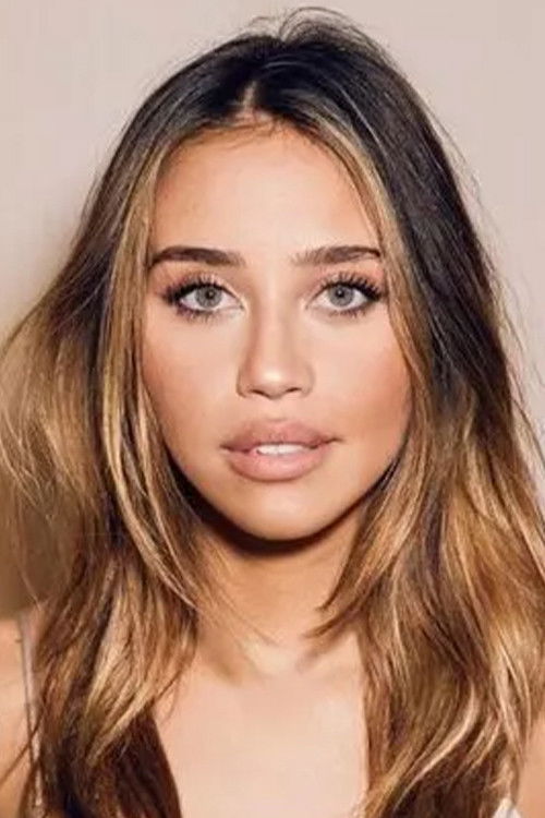 Zeynep Alkan as Emoji Emel