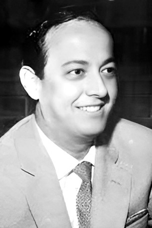 Marcello Martana as Moretti