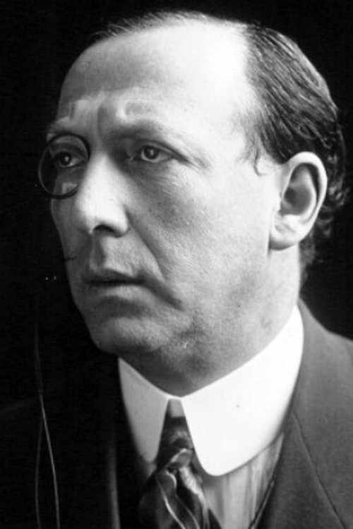 Paul Franck as Le docteur Philippon