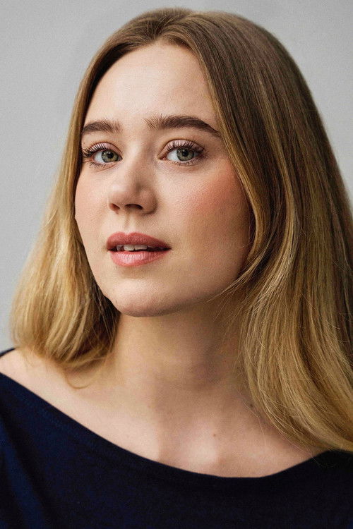 Josefine Frida Pettersen as Elin Ersson
