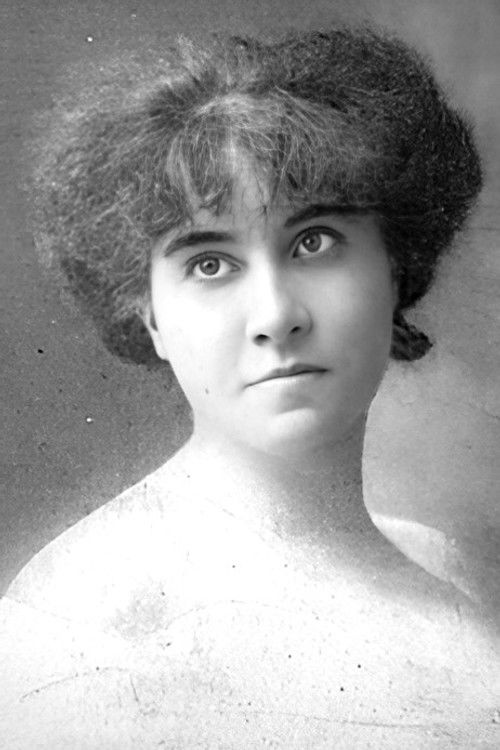 Florence Nelson as Aunt March