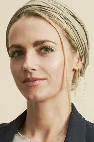 Emilie François as Samantha