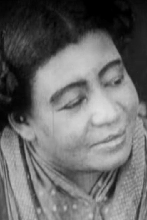 Mattie Edwards as Elena