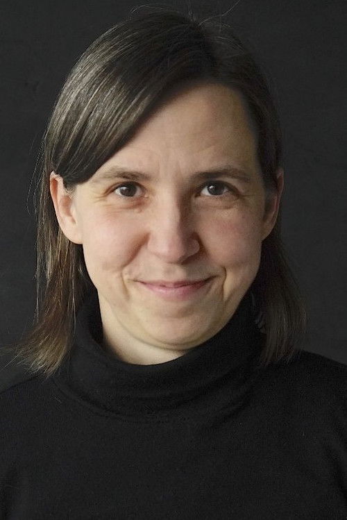 Alis Mäesalu as Agent Tracy