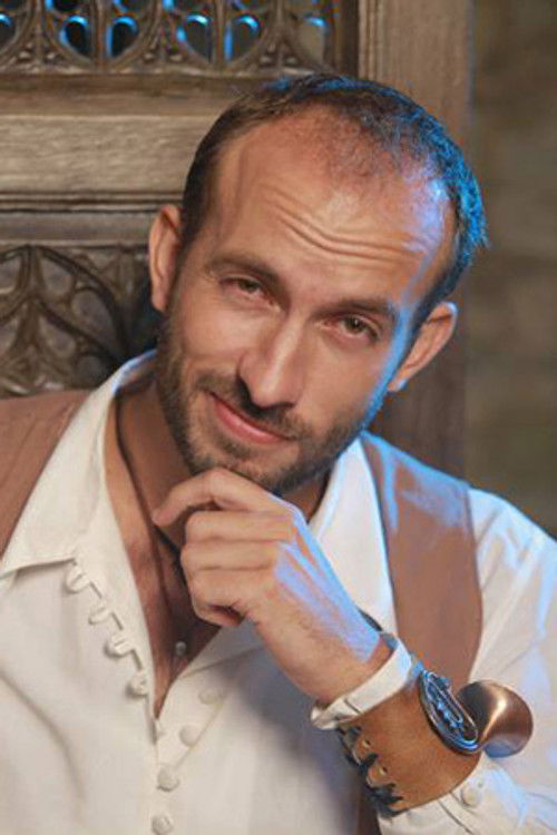 Benjamin Dayras as Mido