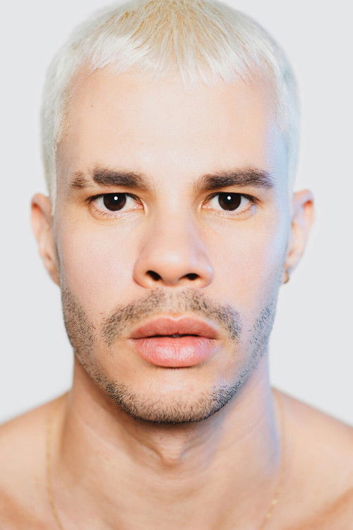 Vinicius Teixeira as Vinicius