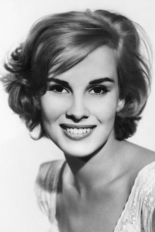 Antonella Lualdi as Margaret Carruthers