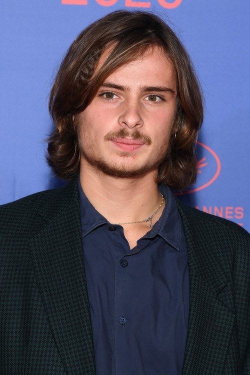 Nino Podalydès as Clément, le fils du maire