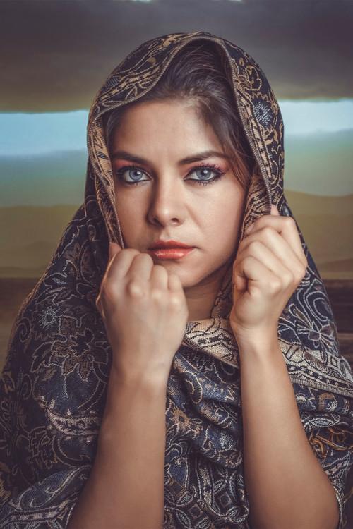 Farah Solís as Girl in Love