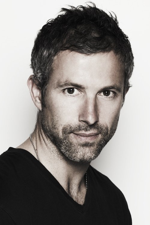 Glenn Foster as Mitchell