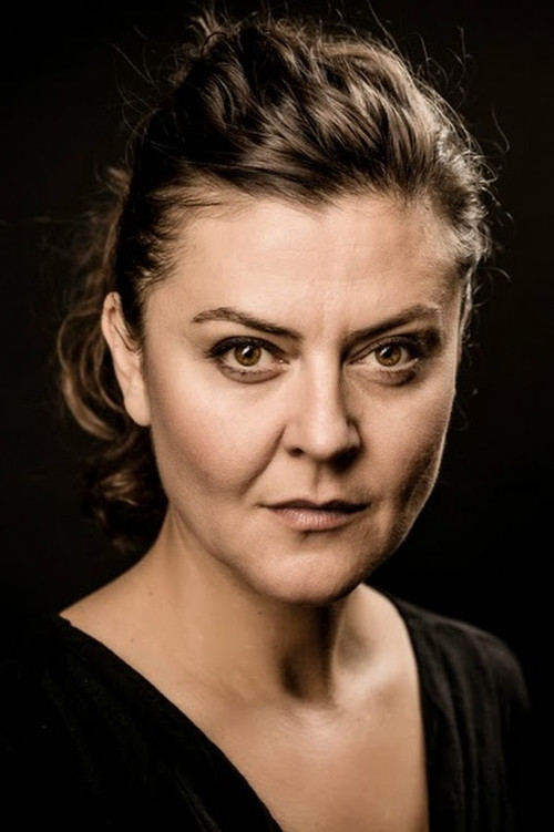 Isabela Neamțu as Irina