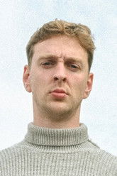 Jesse Heydenrych as Toni