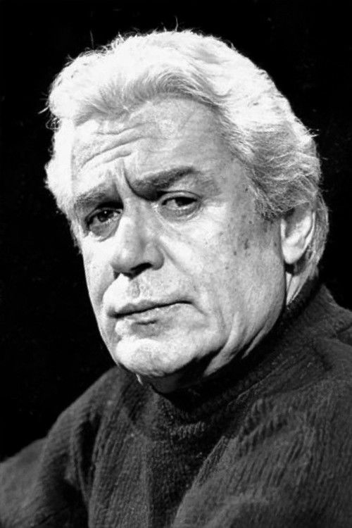 Kerim Afşar as Sunucu