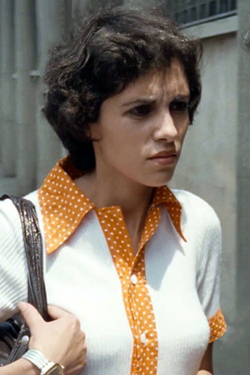 Farida Mestoul as Selma