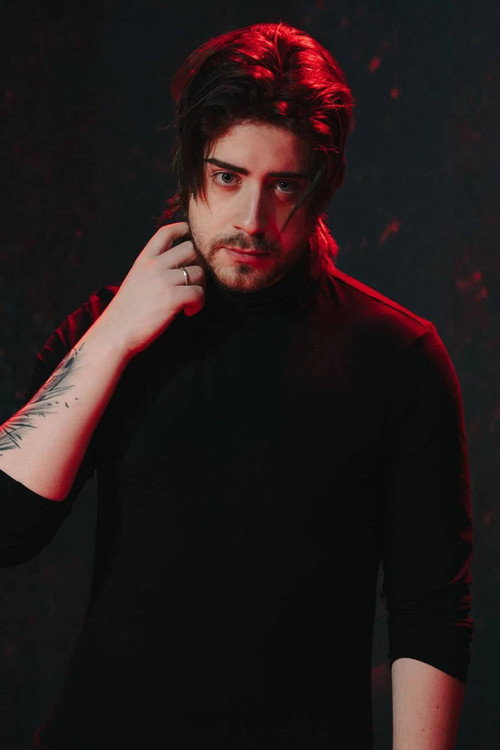 Rafael Lange as Narrador / Todos os outros