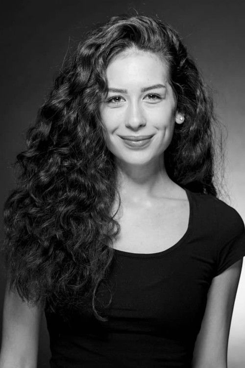 Yağmur Özbasmacı Mermer as Gülce