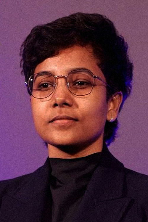 Malini Jeevarathnam as Chitra Lokesh