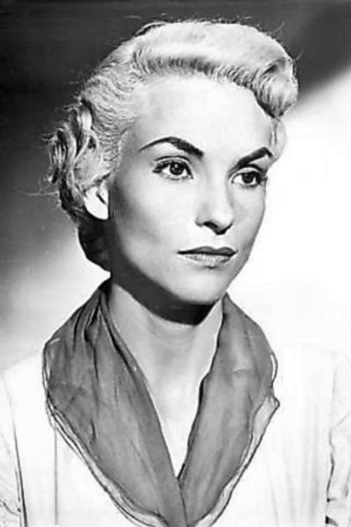 Madalyn Trahey as Ellie McCloud