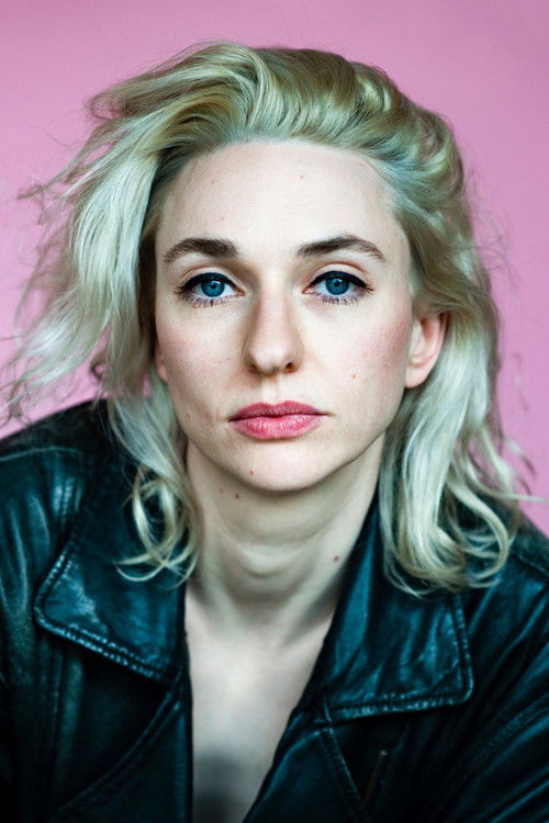 Hannah Ehrlichmann as Gesine