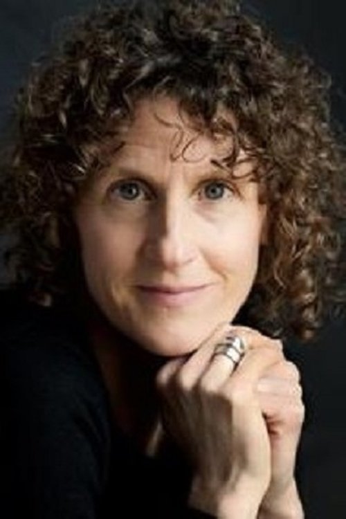 Hannah Stokely as Miss Ash