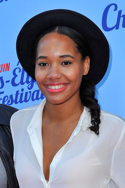 Olivia Biffot as Oliwina AWORET