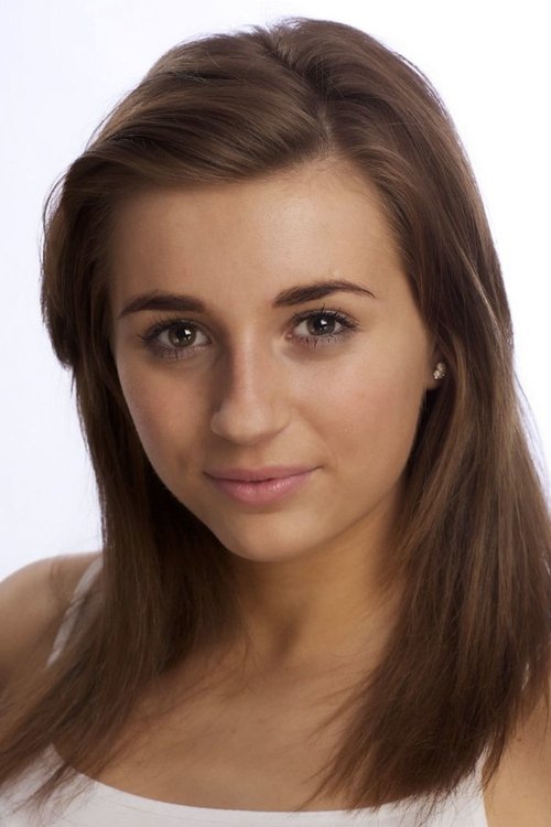Dani Dyer as Elizabeth
