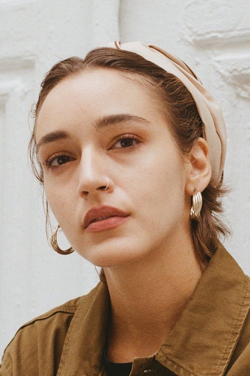 Πόπη Σεμερλίογλου as Sissy