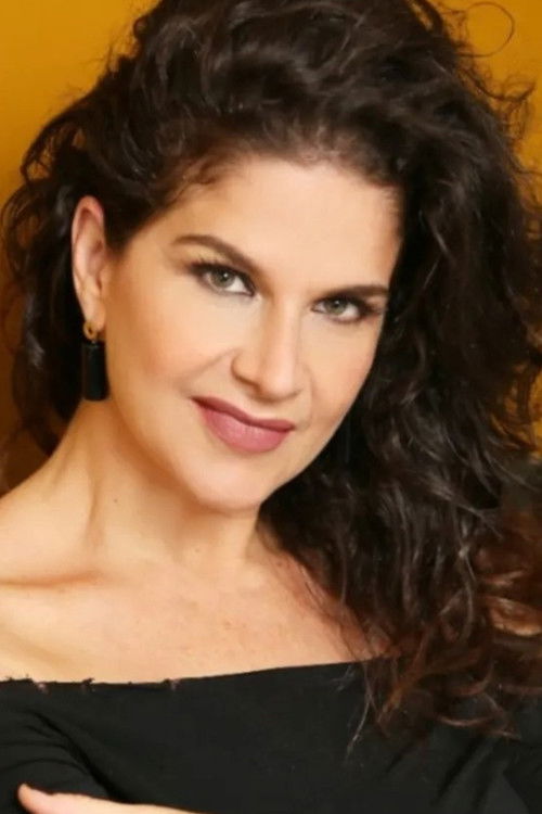 Joana Seibel as Afrodite