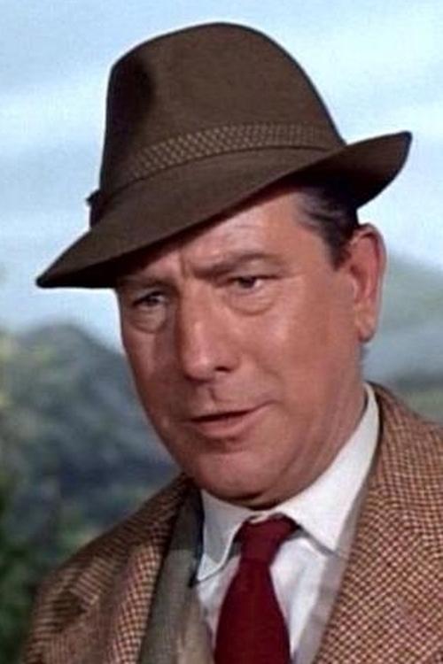 Ewan Roberts as Claw Paw