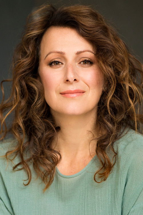 Isabelle Lemme as Cantinière du bureau